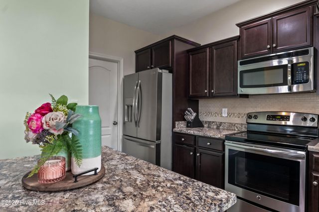 138 Cavalier Drive, Jacksonville, NC 28546