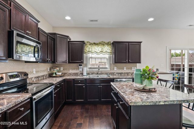 138 Cavalier Drive, Jacksonville, NC 28546