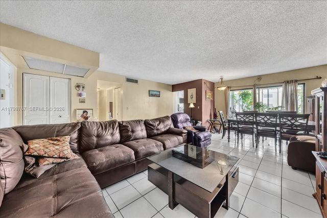 2451 NW 41st Ave 304, Lauderhill, FL 33313