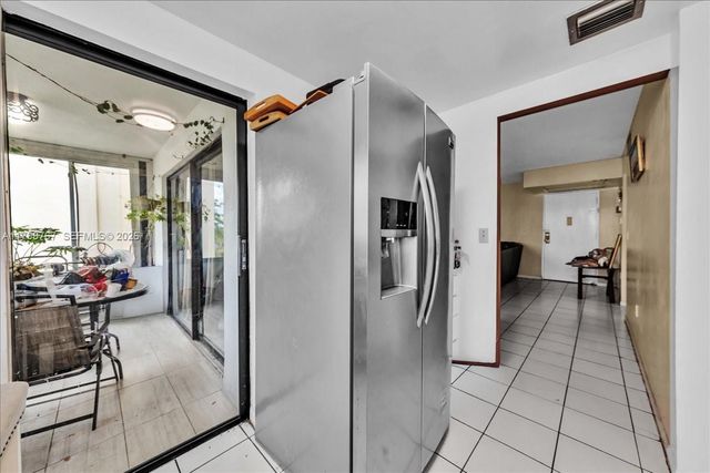 2451 NW 41st Ave 304, Lauderhill, FL 33313