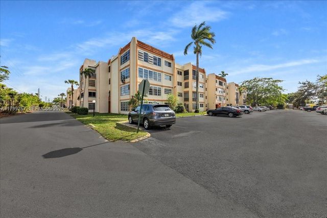 2451 NW 41st Ave 304, Lauderhill, FL 33313