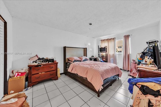 2451 NW 41st Ave 304, Lauderhill, FL 33313
