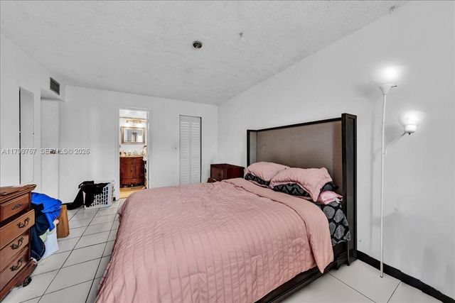 2451 NW 41st Ave 304, Lauderhill, FL 33313