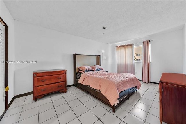 2451 NW 41st Ave 304, Lauderhill, FL 33313