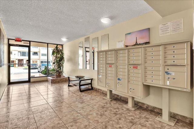 2451 NW 41st Ave 304, Lauderhill, FL 33313