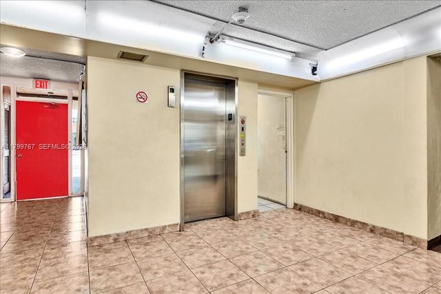 2451 NW 41st Ave 304, Lauderhill, FL 33313