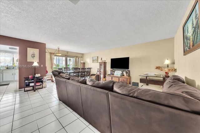 2451 NW 41st Ave 304, Lauderhill, FL 33313