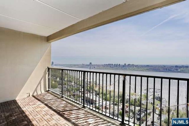 6 Horizon 2405, Fort Lee, NJ 07024