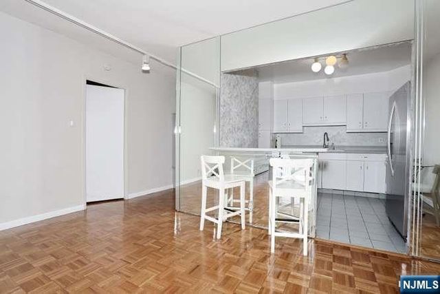 6 Horizon 2405, Fort Lee, NJ 07024
