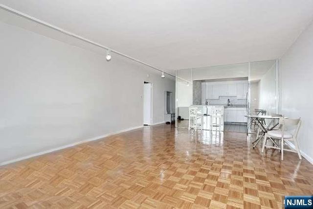 6 Horizon 2405, Fort Lee, NJ 07024