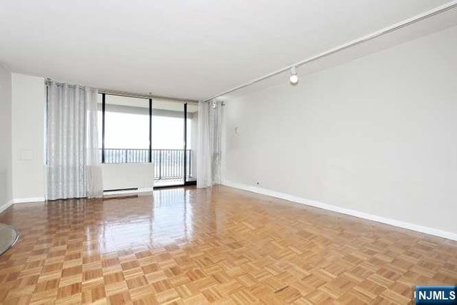 6 Horizon 2405, Fort Lee, NJ 07024