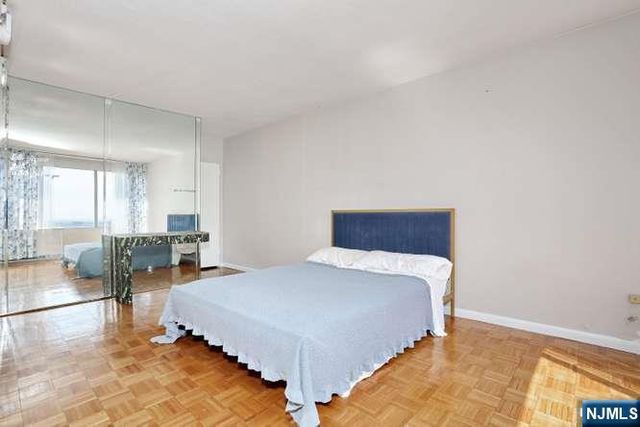 6 Horizon 2405, Fort Lee, NJ 07024
