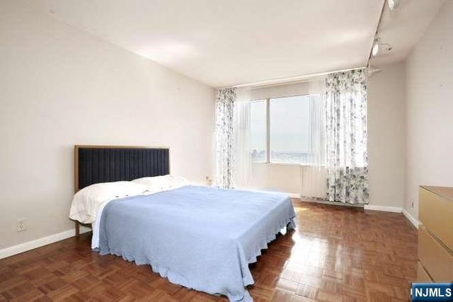 6 Horizon 2405, Fort Lee, NJ 07024