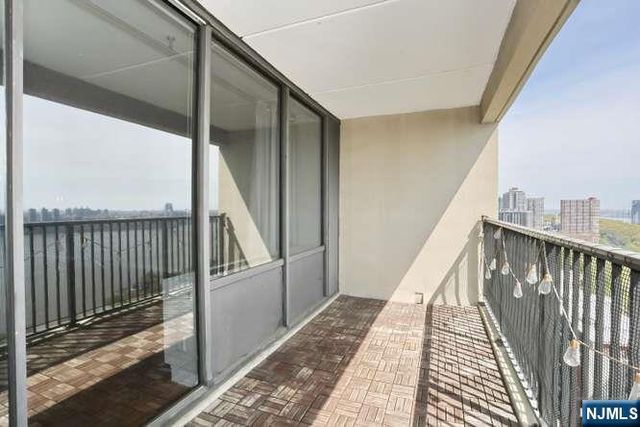 6 Horizon 2405, Fort Lee, NJ 07024