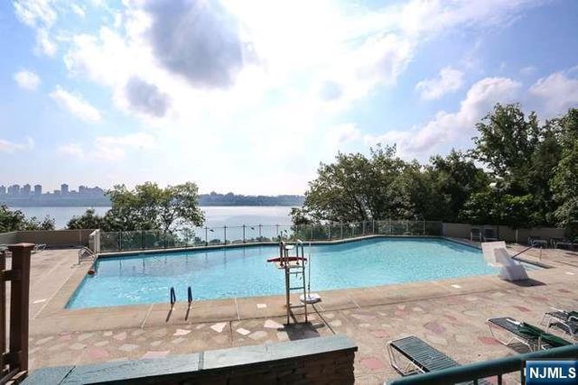 6 Horizon 2405, Fort Lee, NJ 07024