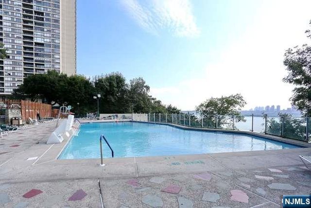 6 Horizon 2405, Fort Lee, NJ 07024