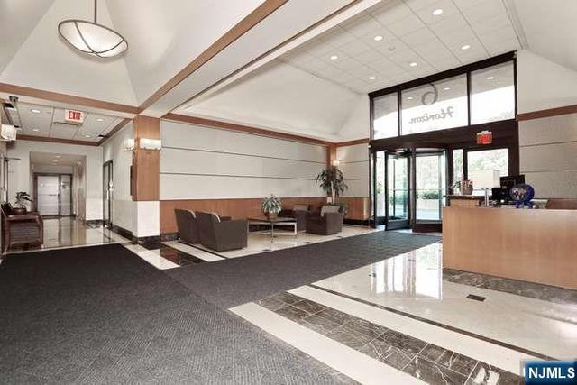 6 Horizon 2405, Fort Lee, NJ 07024