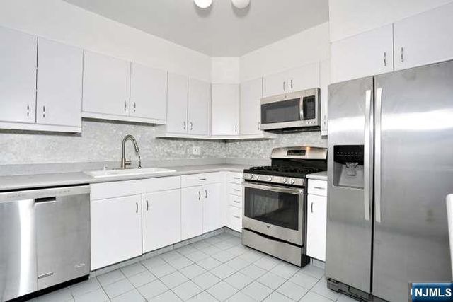 6 Horizon 2405, Fort Lee, NJ 07024