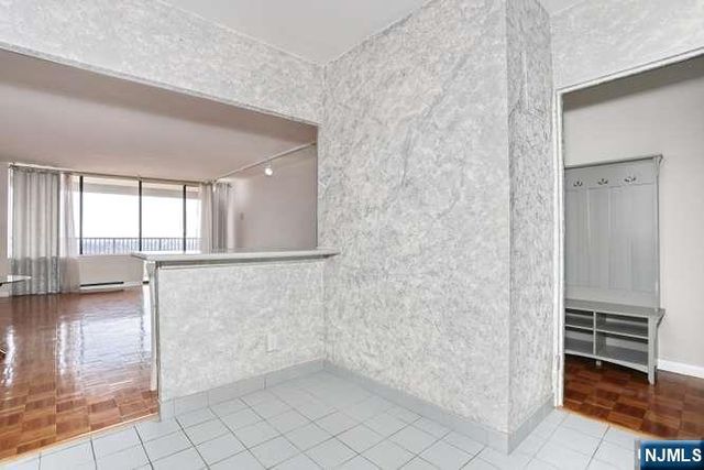 6 Horizon 2405, Fort Lee, NJ 07024