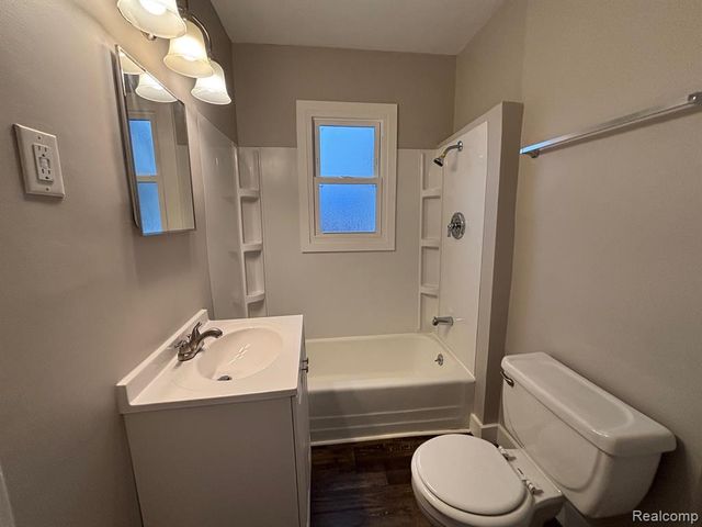 8095 Continental Avenue, Warren, MI 48089