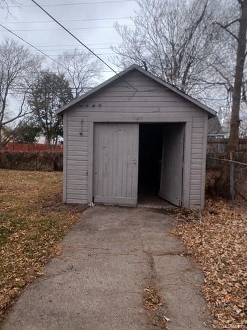 8095 Continental Avenue, Warren, MI 48089