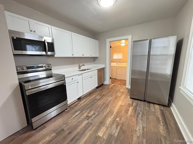 8095 Continental Avenue, Warren, MI 48089