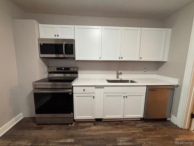 8095 Continental Avenue, Warren, MI 48089