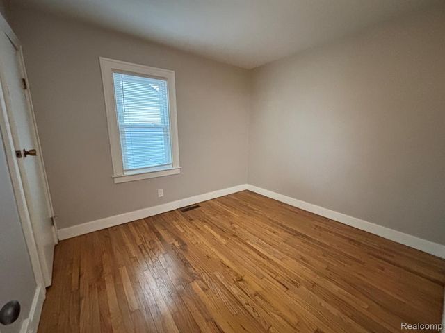 8095 Continental Avenue, Warren, MI 48089