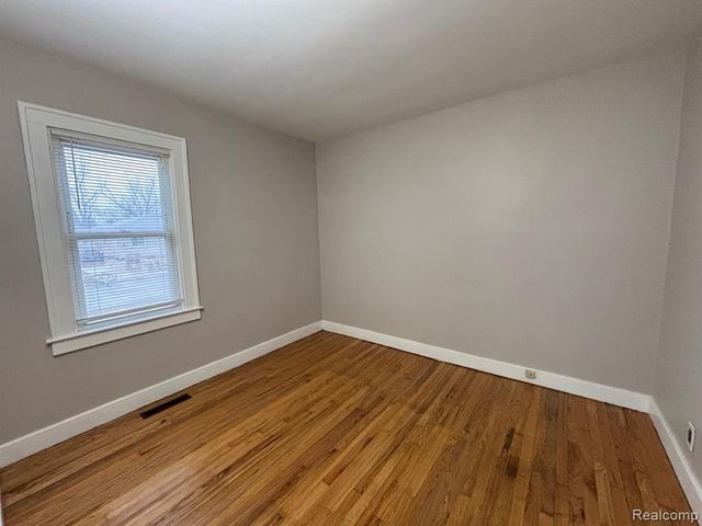 8095 Continental Avenue, Warren, MI 48089