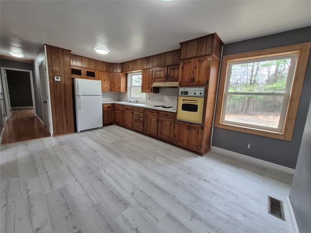 14353 GIBSON Road, Conneaut Lake, PA 16316