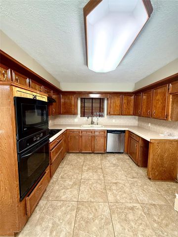 10215 Hidden Lake Lane, Richmond, TX 77406