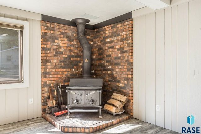 4412 E 20th St, Sioux Falls, SD 57103