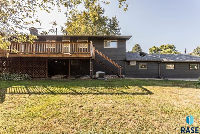 4412 E 20th St, Sioux Falls, SD 57103