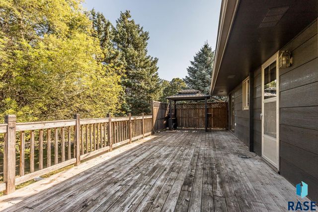 4412 E 20th St, Sioux Falls, SD 57103