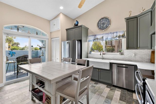 1646 SE Green Acres Circle F101, Port St. Lucie, FL 34952