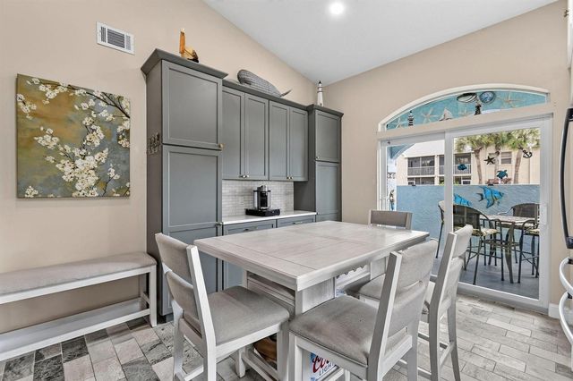 1646 SE Green Acres Circle F101, Port St. Lucie, FL 34952