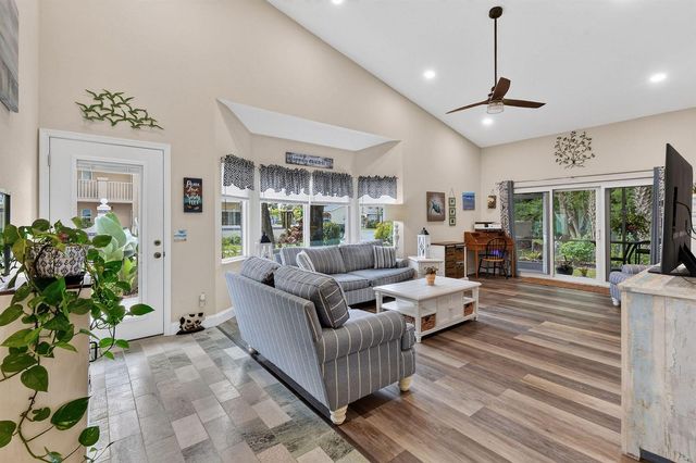1646 SE Green Acres Circle F101, Port St. Lucie, FL 34952