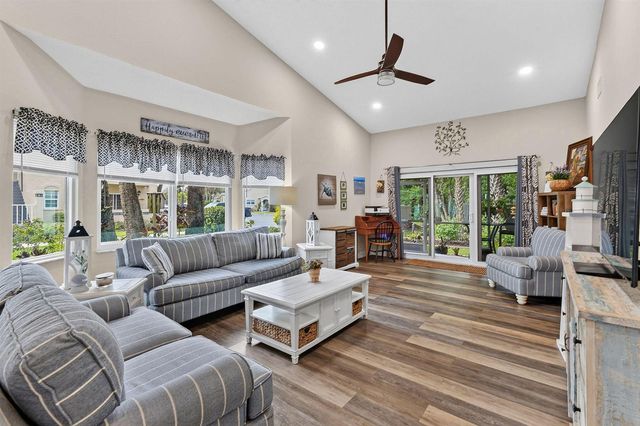 1646 SE Green Acres Circle F101, Port St. Lucie, FL 34952