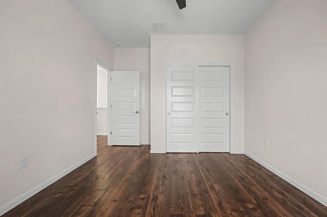 803 4th ST, Lockhart, TX 78644