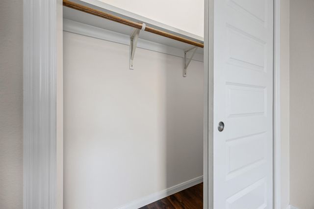 803 4th ST, Lockhart, TX 78644