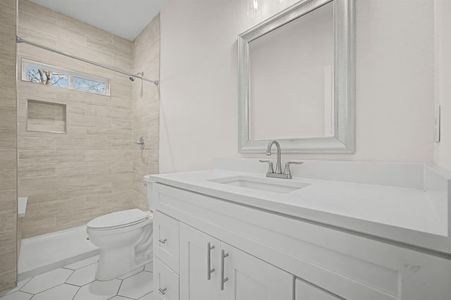 803 4th ST, Lockhart, TX 78644