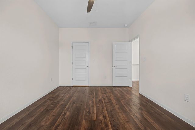 803 4th ST, Lockhart, TX 78644