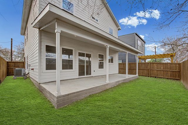 803 4th ST, Lockhart, TX 78644