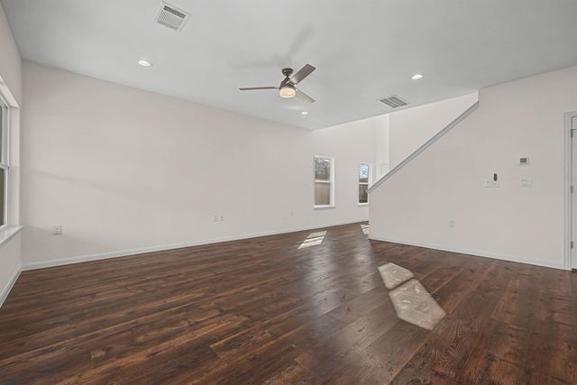 803 4th ST, Lockhart, TX 78644