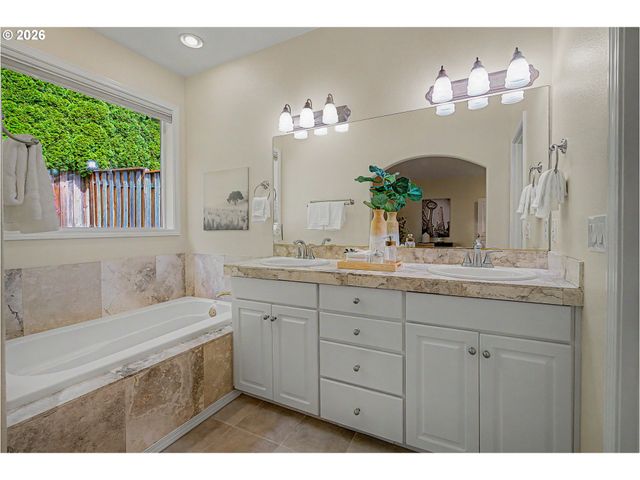 19955 Sw 60TH Ave, Tualatin, OR 97062