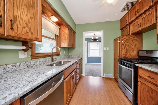 1820 62nd Street, Des Moines, IA 50322