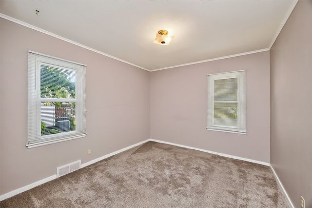 1820 62nd Street, Des Moines, IA 50322