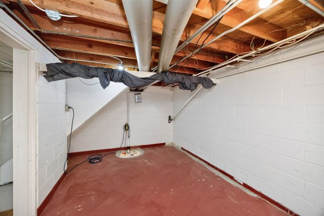 1820 62nd Street, Des Moines, IA 50322