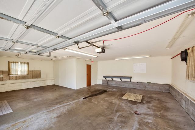 1820 62nd Street, Des Moines, IA 50322