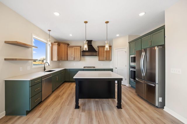 17965 Hidden Creek Trail, Lakeville, MN 55044